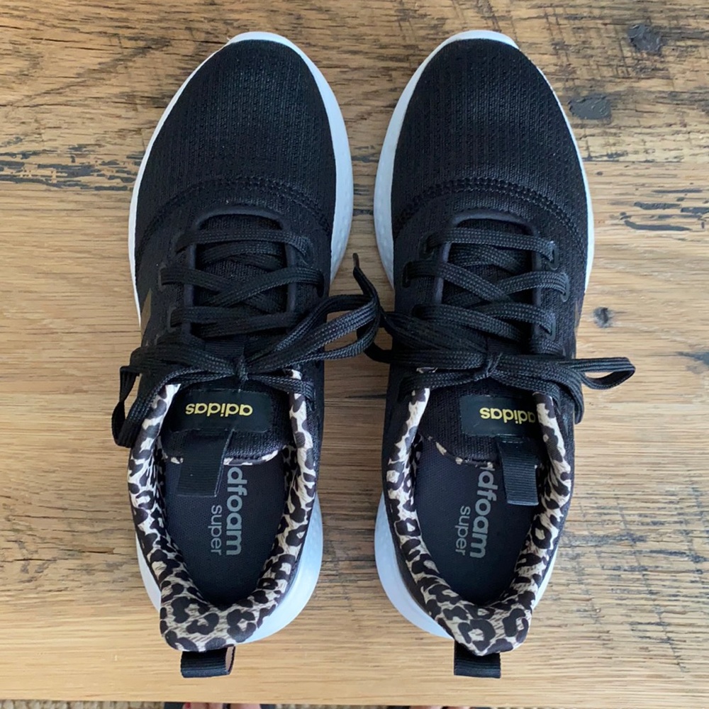 Like new Adidas Cloudform sneakers